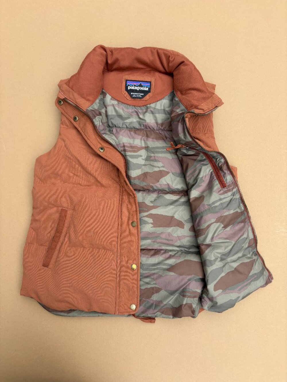 Womens patagonia Bivy down vest size medium - Picture 3 of 4